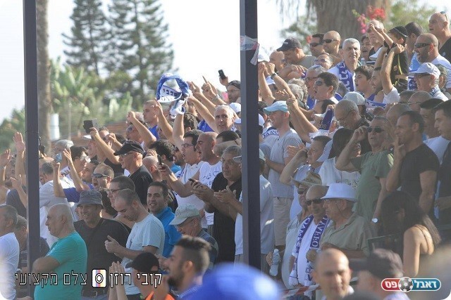 וחלק מהם הלכו הביתה לפני שראו את השערים. אוהדי יפו (קובי רוזן)